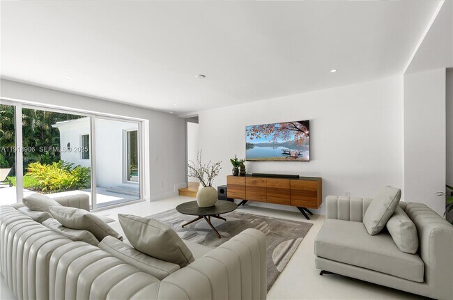 Foto del edificio - 45 NE 104th St