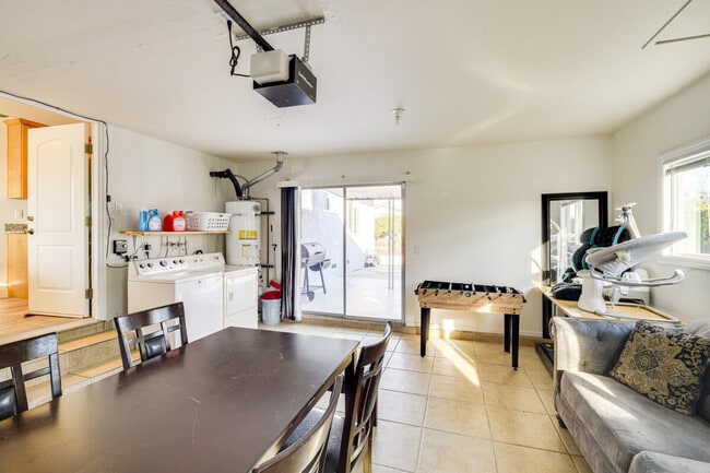 Building Photo - 4615 Armour Dr