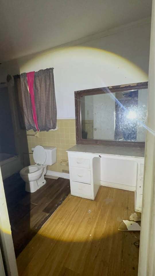 Building Photo - 368 Broadview St