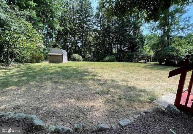 Foto del edificio - 33 Monroe Ln