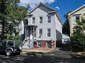 Building Photo - 19 Nicoll St