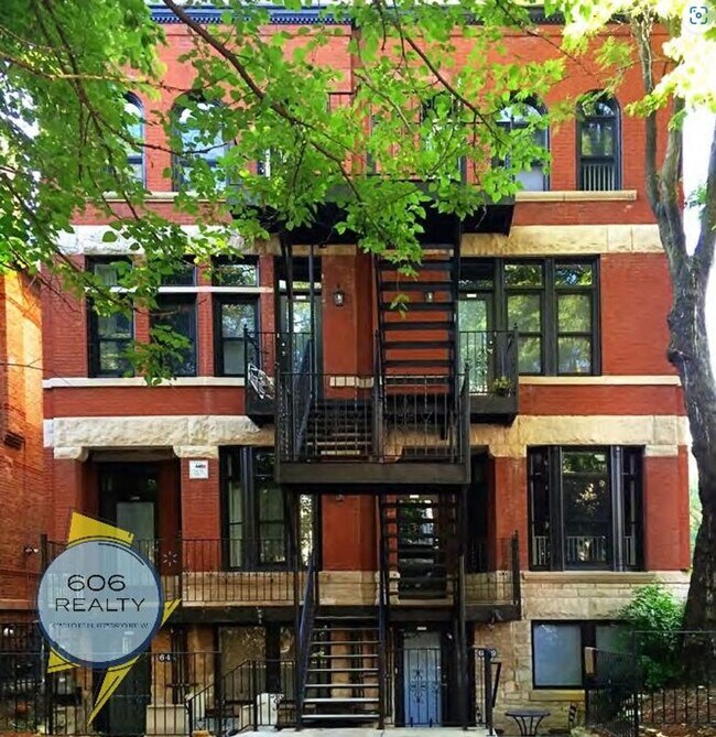 Building Photo - 647 W Deming Pl
