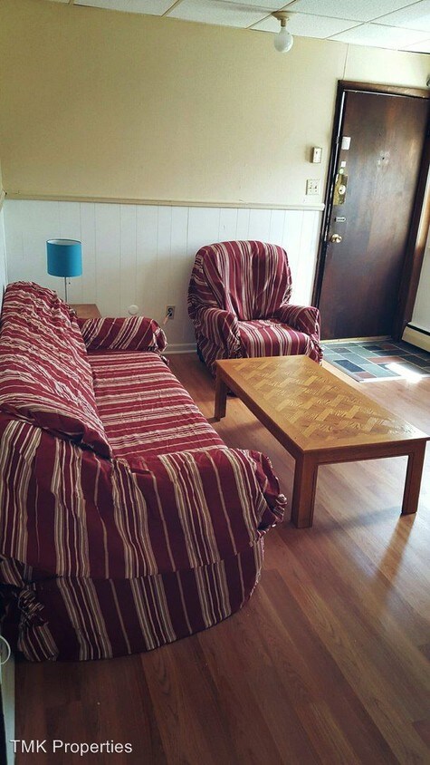 Foto del edificio - 1 br, 1 bath Room For Rent - 427 McKee Place