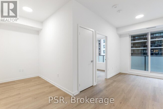 Photo du bâtiment - 4365 Bloor St W