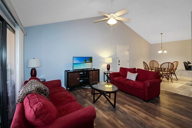 Foto del edificio - Bird Bay Annual Condo For Rent