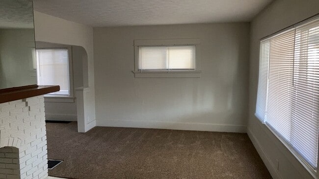 Foto del edificio - 237 Westwood Ave