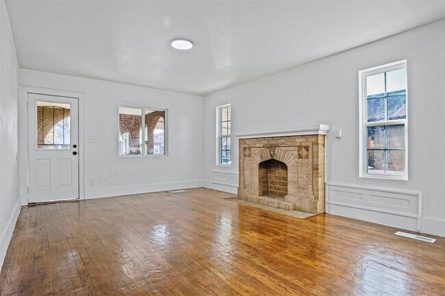 Building Photo - 609 SW 30th St