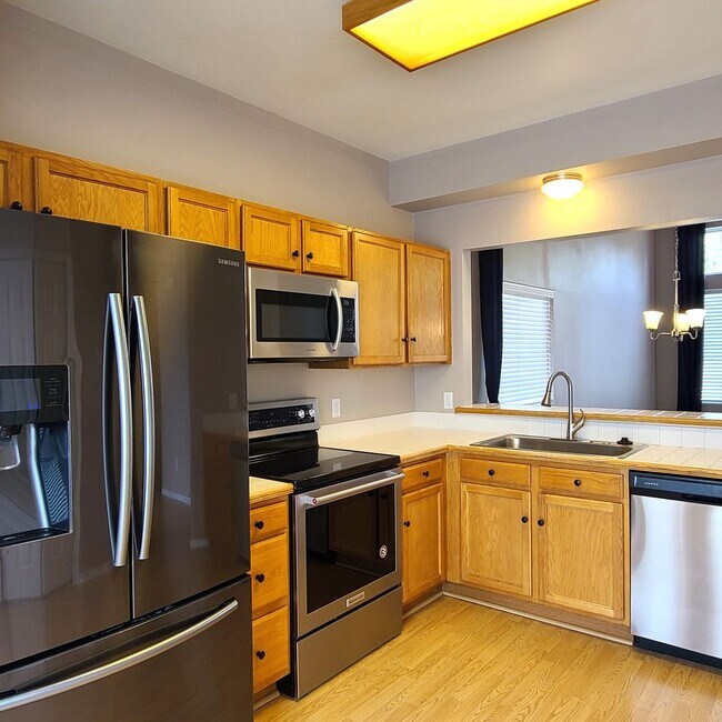 Foto del edificio - Beautiful home in Briargate Fairfax - D20 - ready to move in NOW!