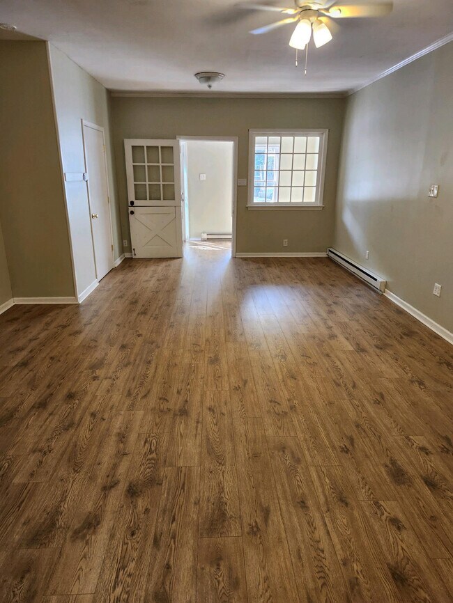 Spacious family/living room facing sunroom - 224 River Rd