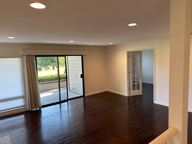 Building Photo - 42 Arboles