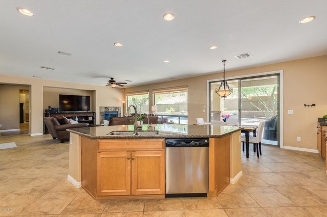 Foto del edificio - 38521 N Donovan Ct