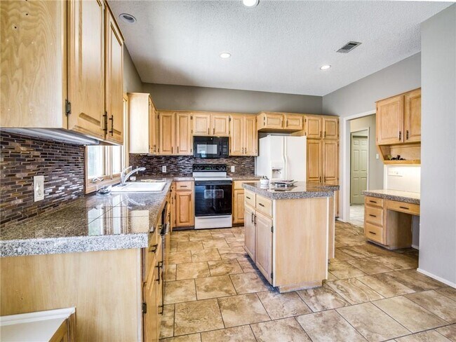 Building Photo - 114 Paragon Ct