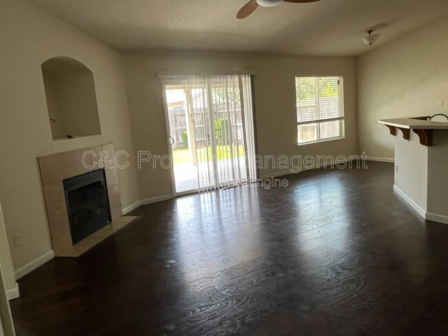 Photo - 2073 Solis St House