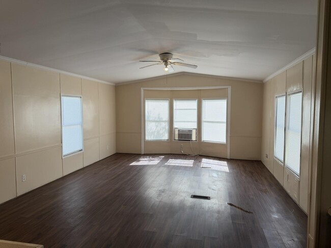 Building Photo - 2416 Stingray-