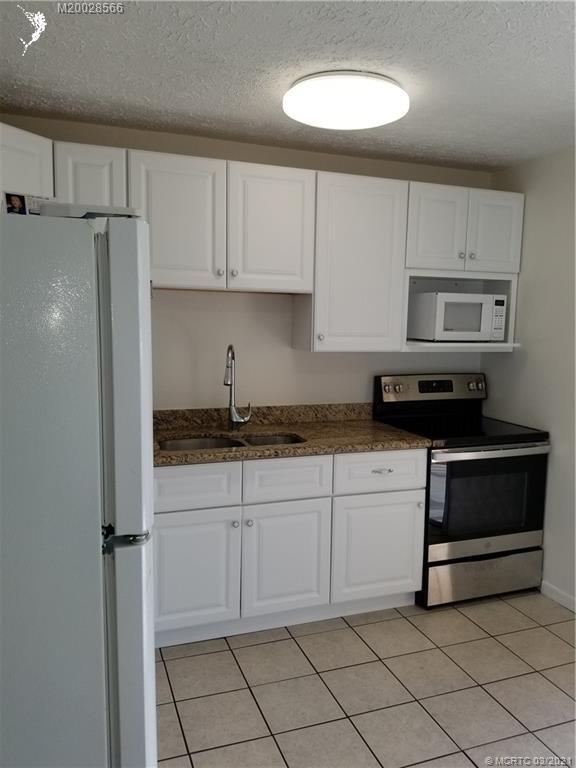 Foto del edificio - 708 SW Gardens Blvd