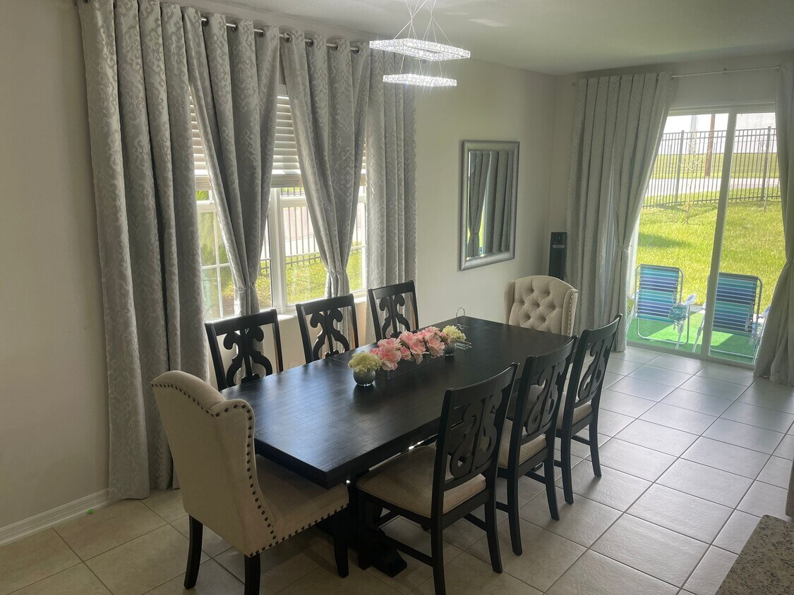 Foto del edificio - 6302 Tillandsia Pl