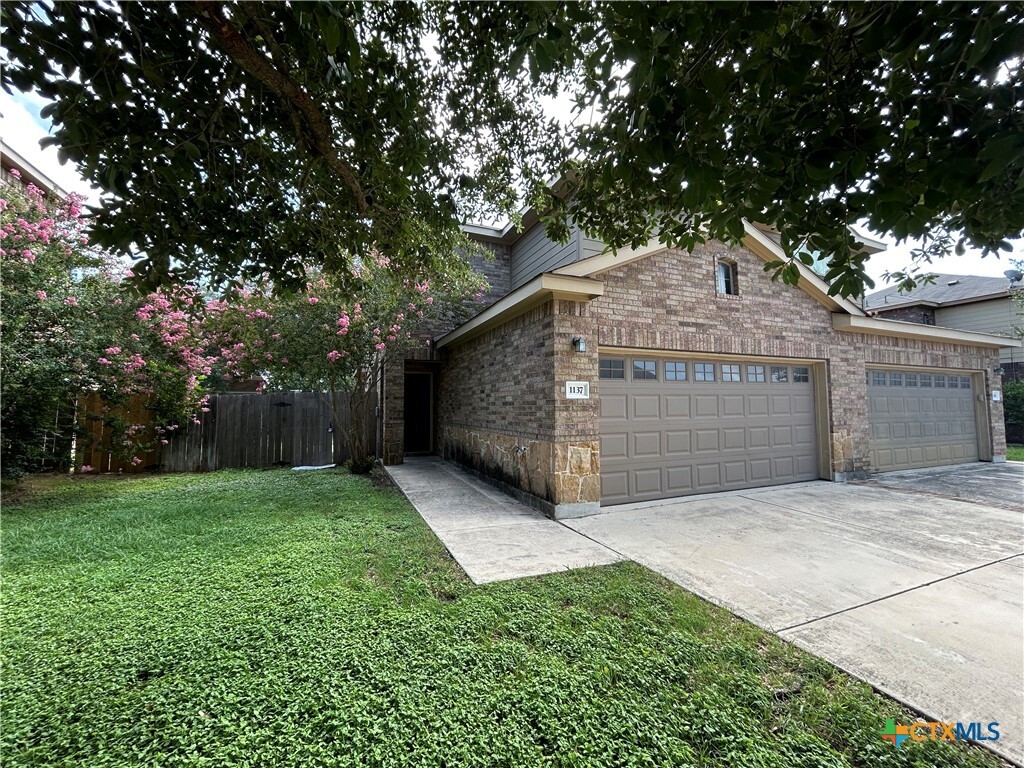 Primary Photo - 1137 Brown Rock Dr