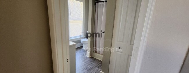 Foto del edificio - 631 W William St