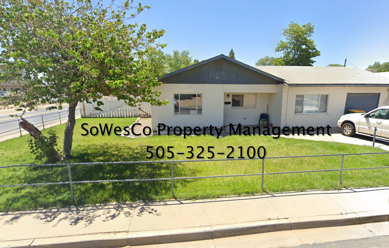 Foto principal - Large Four Bedroom Home!
