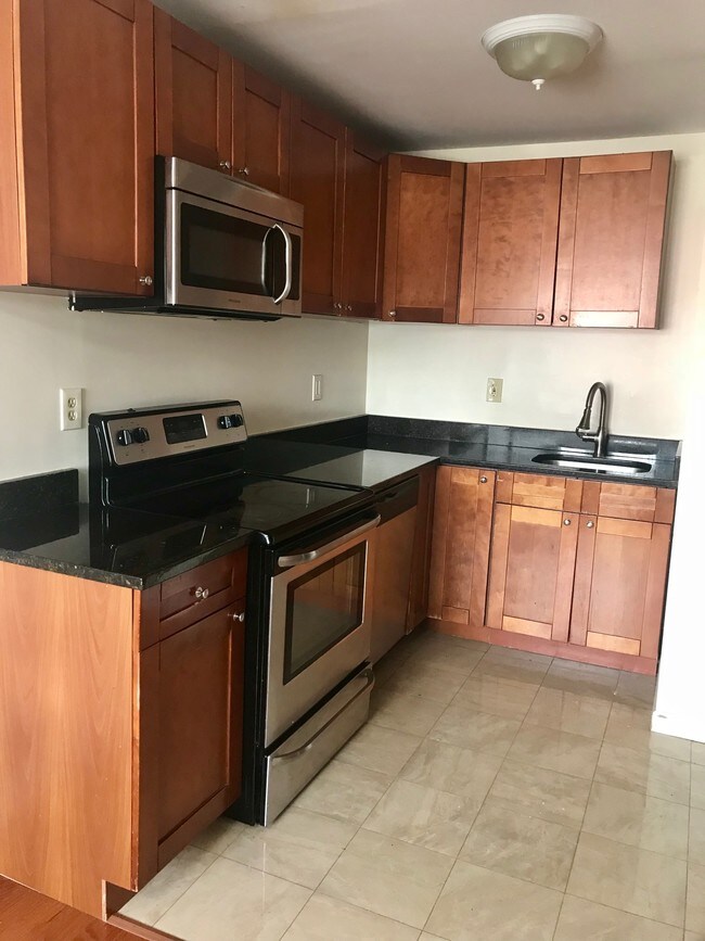 42 Dean Pl Unit A108 Bridgeport Ct 06610 Apartment For Rent In Primary Photo 42 Dean Pl