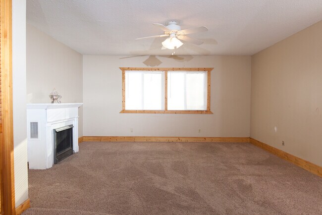 Foto del edificio - 952 88th Ln NW