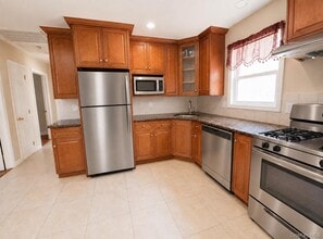 Building Photo - 83 Heitz Pl