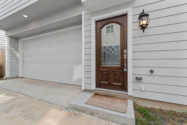 Building Photo - 623 Link Rd