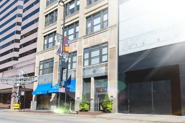 Building Photo - 26 E 6th St