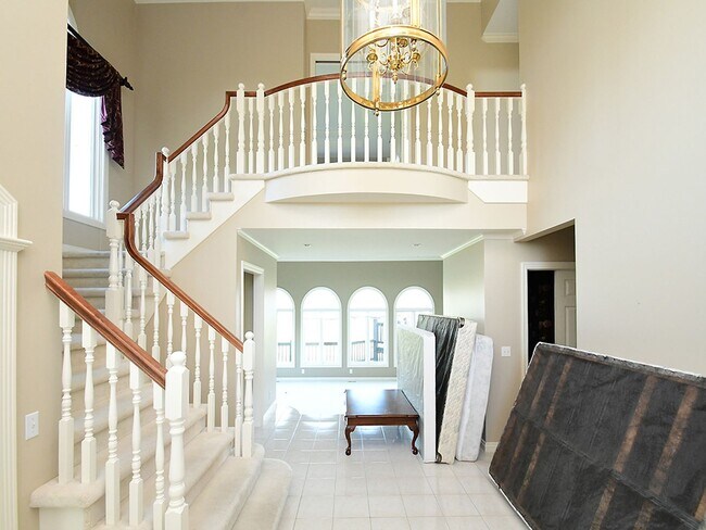 Foto del edificio - Large Acreage 5/5 with Pond!