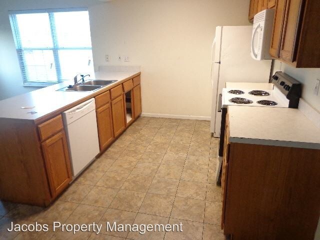 Foto del edificio - 2409 Northampton Dr