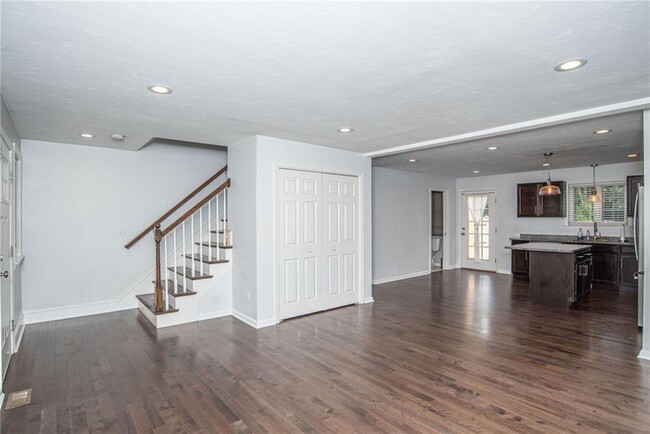 Building Photo - 31 Burgess St