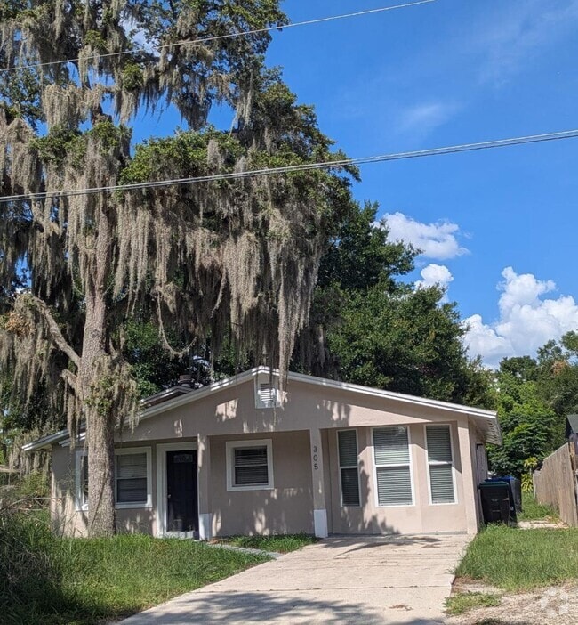 Building Photo - 305 S Candler Ave