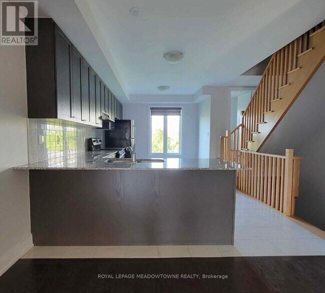 Photo du bâtiment - 1048 Beachcomber Rd