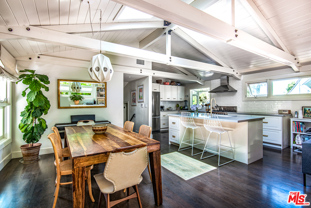 Foto principal - 8942 Wonderland Ave