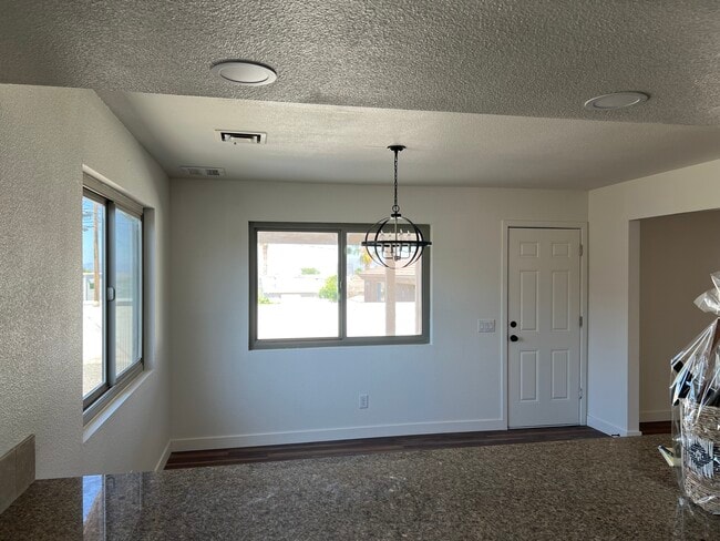 Building Photo - 2695 Smoketree Ave N