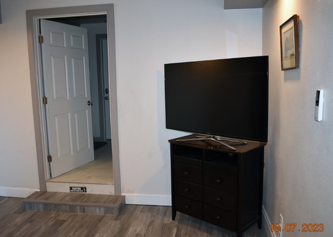 Building Photo - 1469 Topa View Terrace