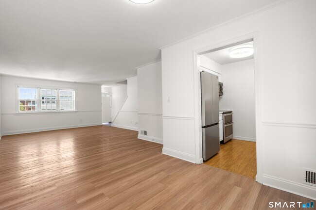 Foto del edificio - 14 1/2 Fairview Ave