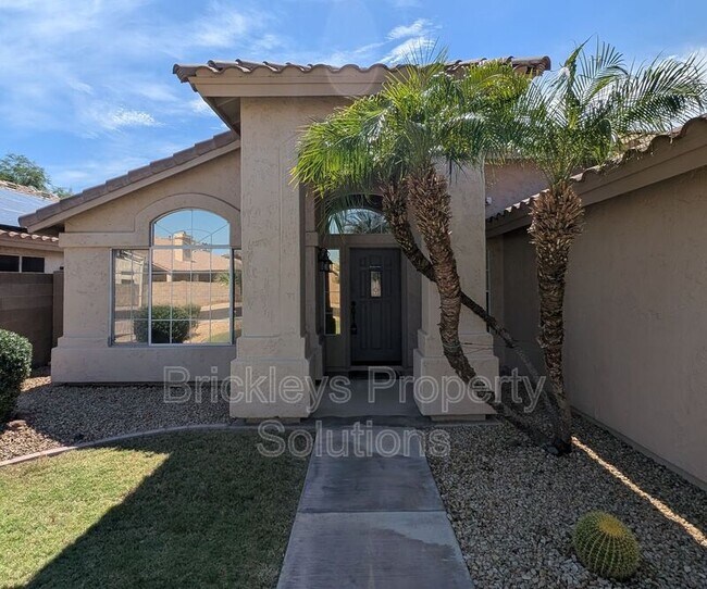Foto del edificio - 929 N Quail Ln