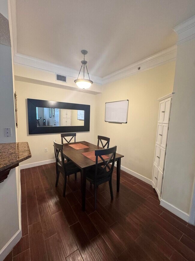Foto del edificio - 9849 Baywinds Blvd