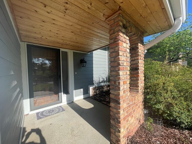 Photo - Home For Rent Papillion