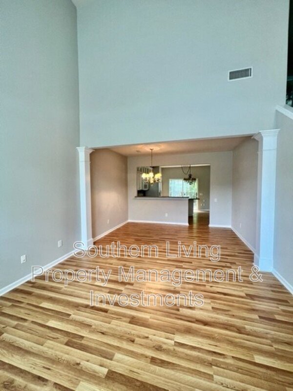 Building Photo - 8214 Drakeview Ct