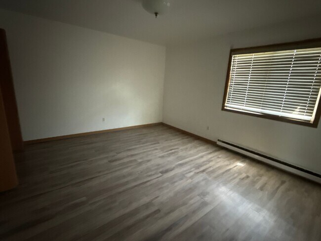 Foto del edificio - Two bedroom one bathroom townhome available!!
