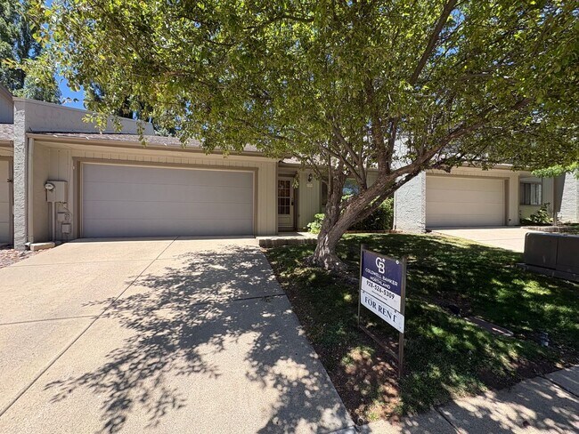 Foto del edificio - 1721 N Fairway Dr
