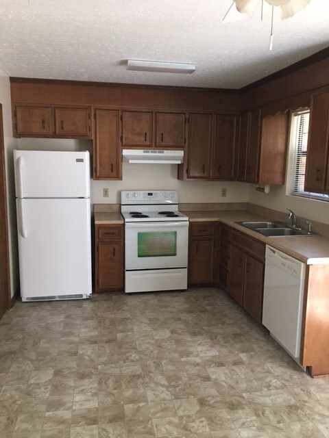 Cocina - 100 Kings Manor Dr