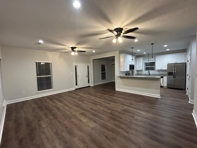 Building Photo - 41255 Bush Ln