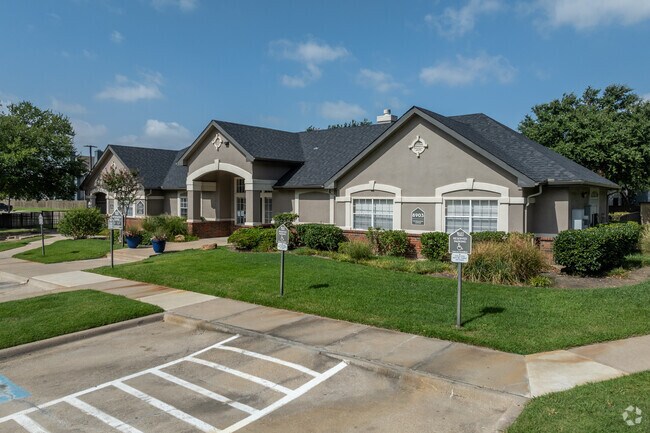 Oficina de arrendamiento - Valley Trails Apartments