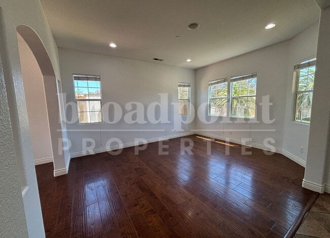 Foto del edificio - 637 Oak Glade Dr