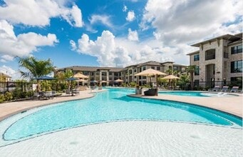 Building Photo - 1930 Kingsley Dr