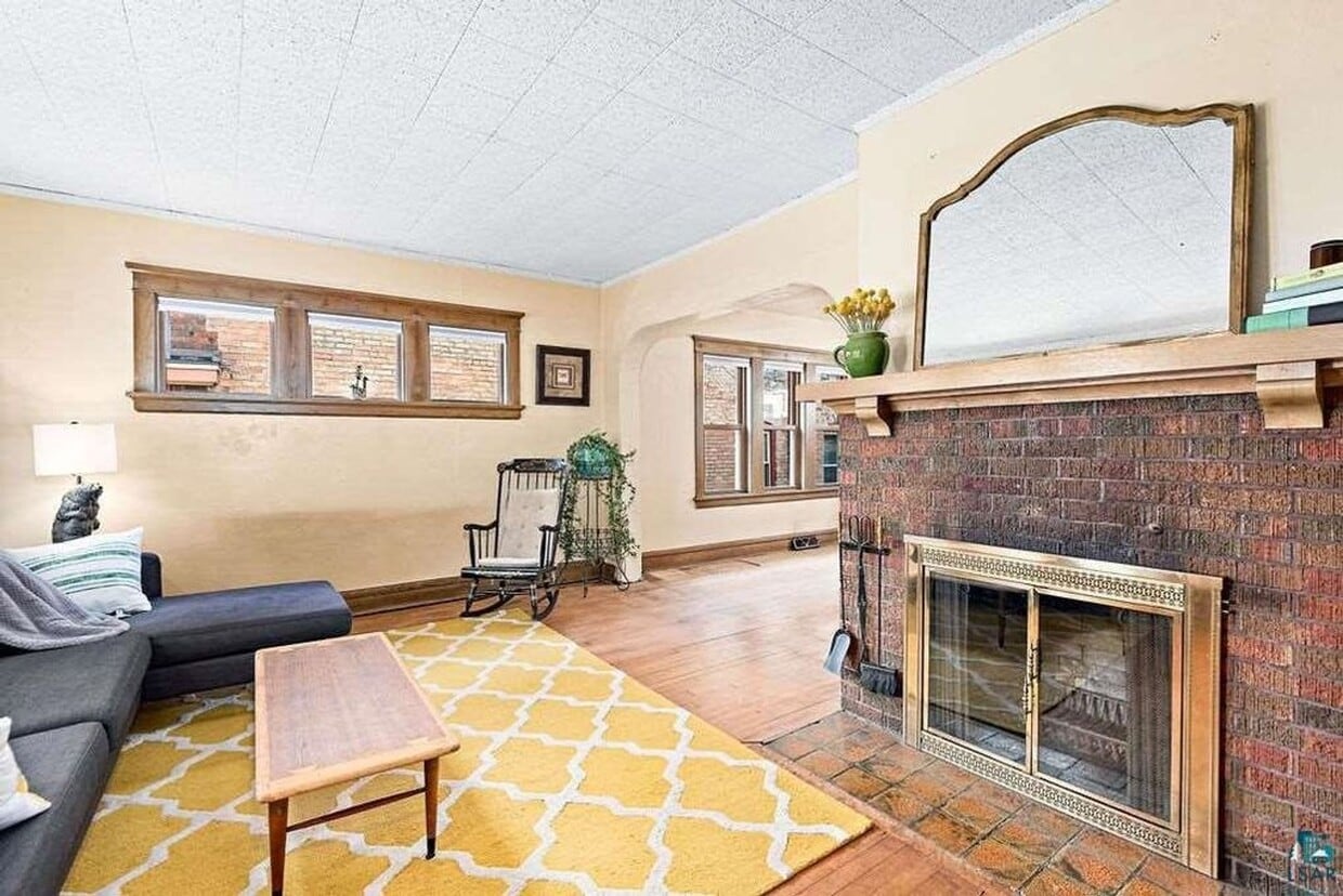 Primary Photo - Available For A July/August 1st - 3 Bedroo...