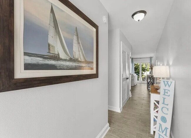 Building Photo - 485 Gulf Shore Dr